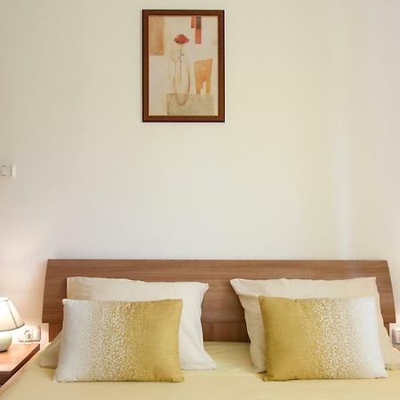 Apartment Helga Ližnjan エクステリア 写真