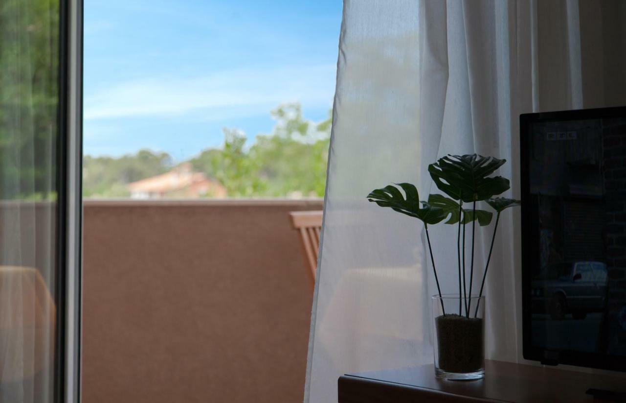 Apartment Helga Ližnjan エクステリア 写真